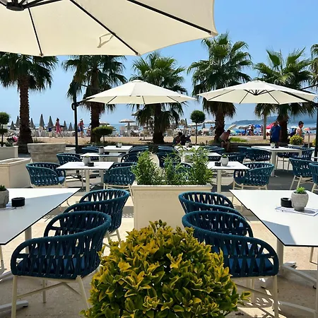 Ponta Plaza Conference & 4*