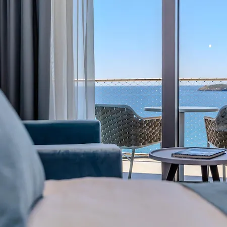 Hotel Ponta Plaza Conference & 4*