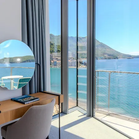 Ponta Plaza Conference & Hotel
